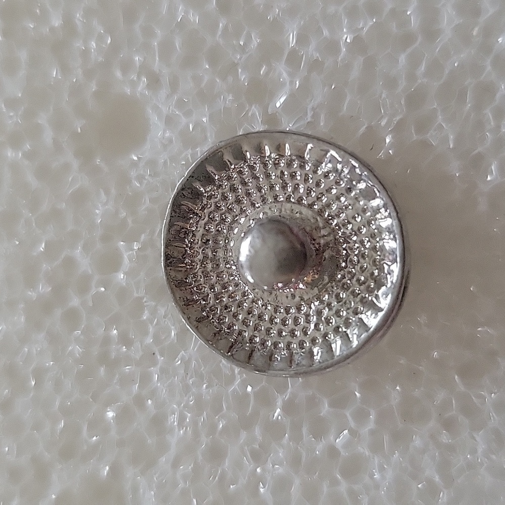 Stiletto Rhinestone Ginger Snap Button 18MM - Picture 2 of 2